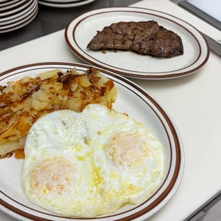 6 oz Steak, Eggs & Potatoes